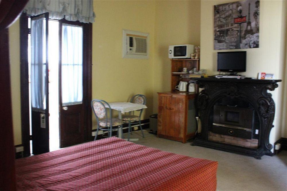 Warwick Settlers Inn Extérieur photo