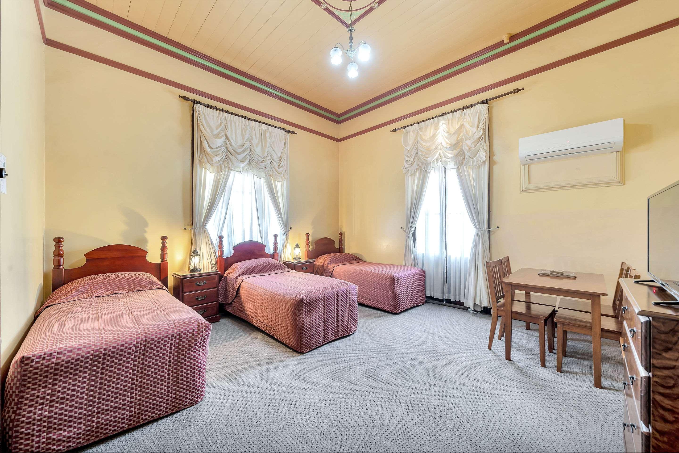 Warwick Settlers Inn Extérieur photo